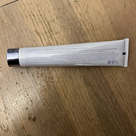 Meaningful Beauty Cindy Crawford Firming Chest & Neck Crème New 1.7 oz Tube - Picture 2 of 5